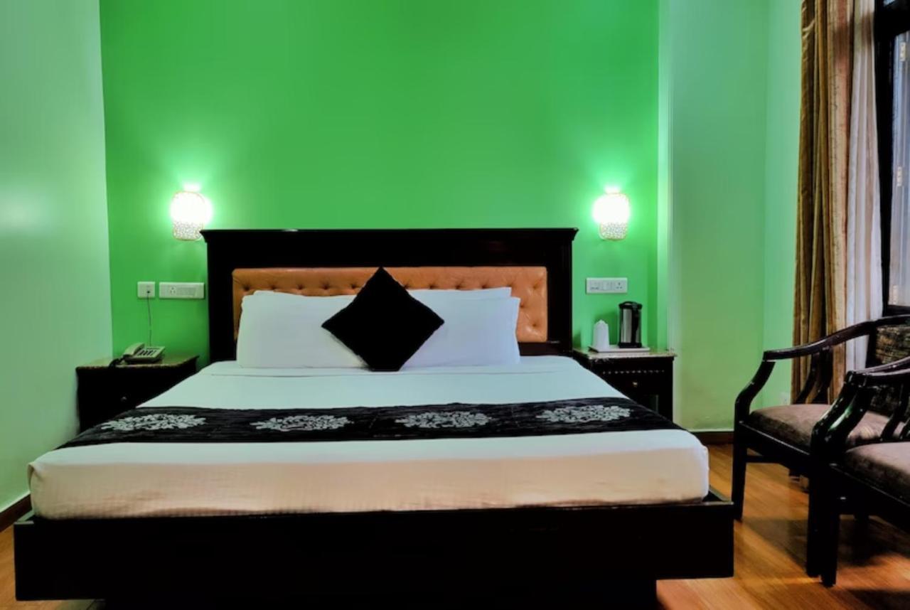 OYO 11494 Hotel Marc Shimla Buitenkant foto
