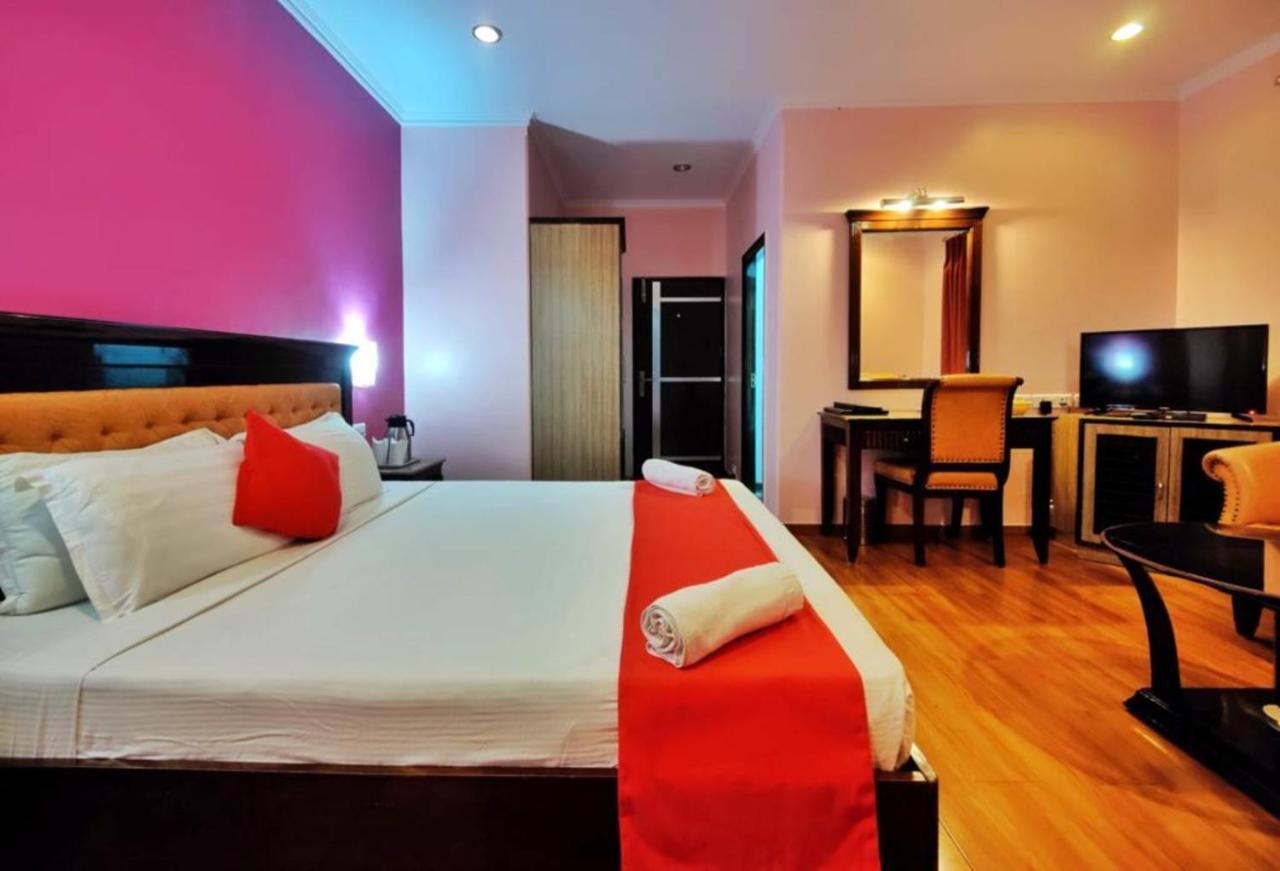 OYO 11494 Hotel Marc Shimla Buitenkant foto