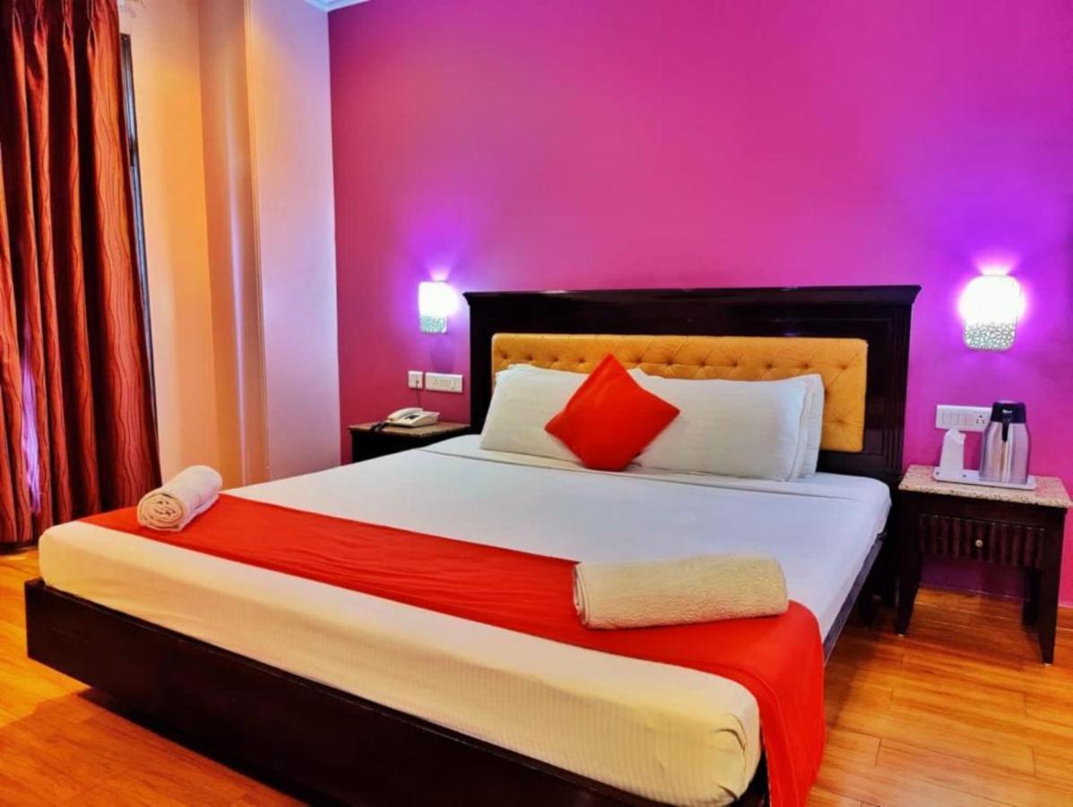 OYO 11494 Hotel Marc Shimla Buitenkant foto