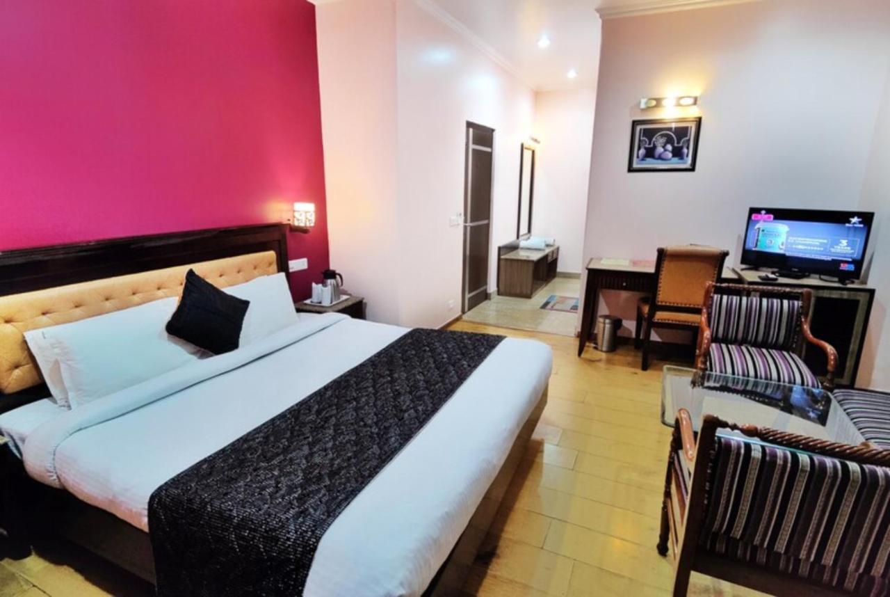 OYO 11494 Hotel Marc Shimla Buitenkant foto