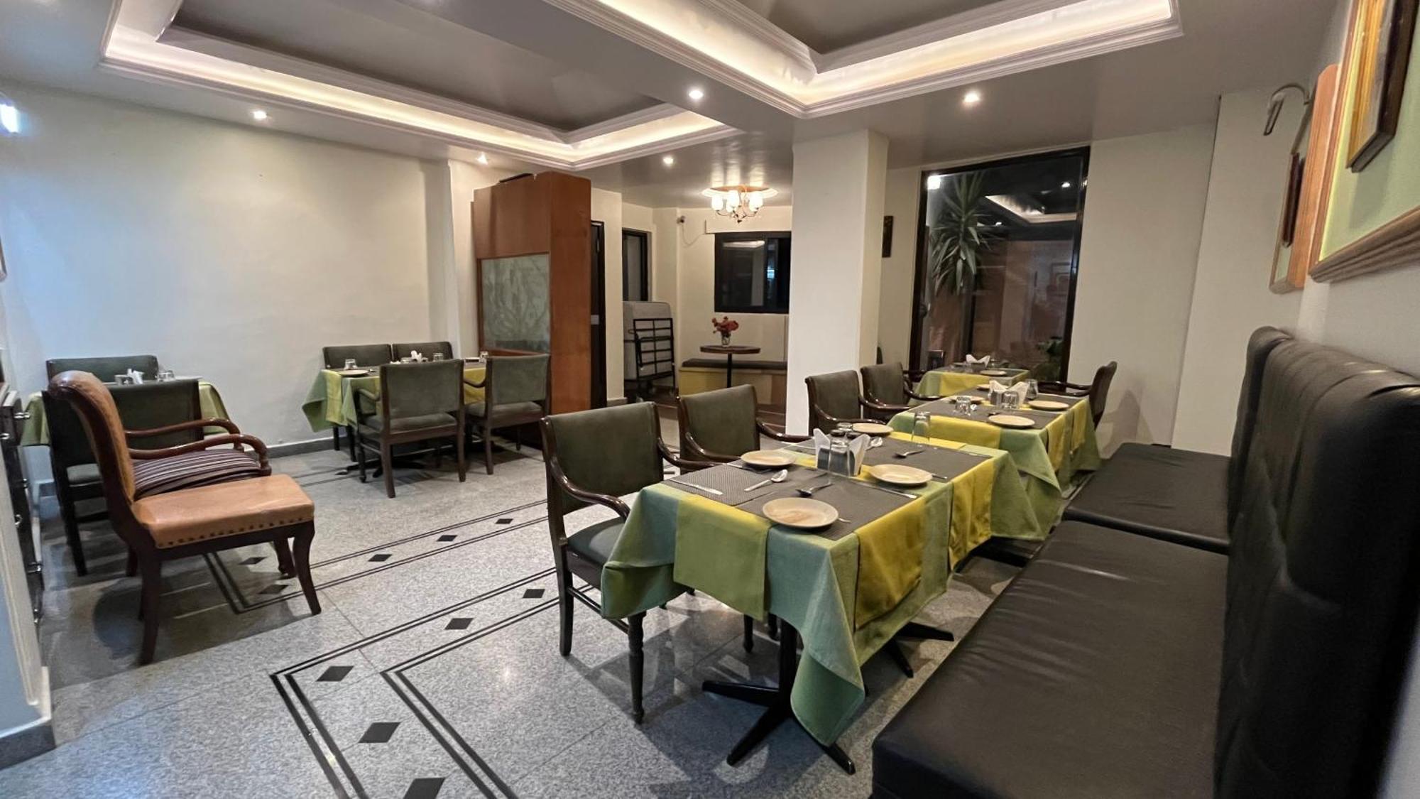 OYO 11494 Hotel Marc Shimla Buitenkant foto