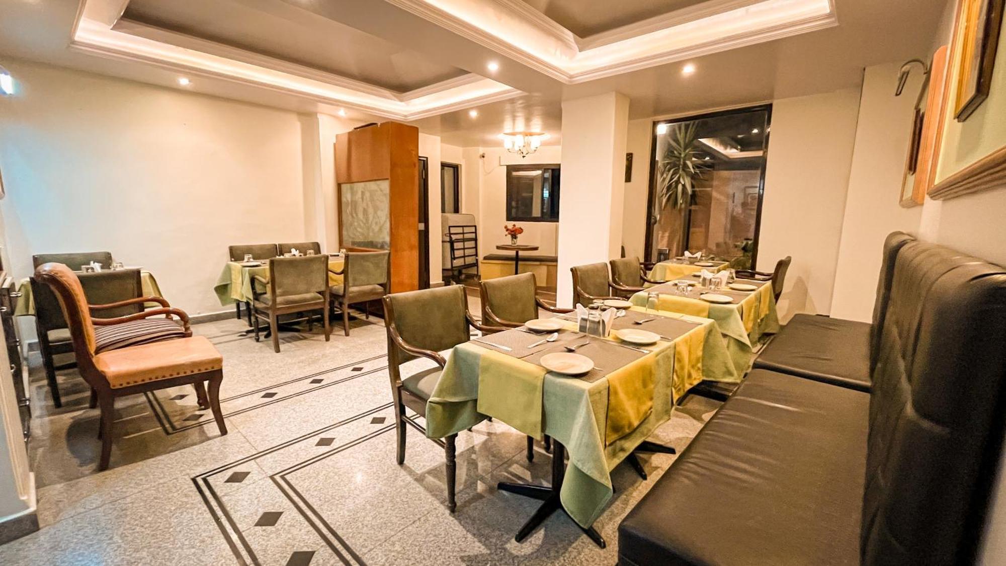 OYO 11494 Hotel Marc Shimla Buitenkant foto