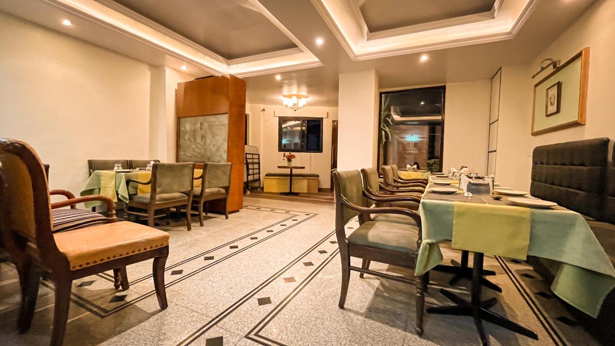 OYO 11494 Hotel Marc Shimla Buitenkant foto